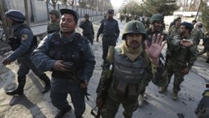 Spezialkräfte beendeten den Angriff der Terrormiliz Islamischer Staat (IS) auf ein großes Militärkrankenhaus in Kabul nach sechs Stunden. Foto: AP