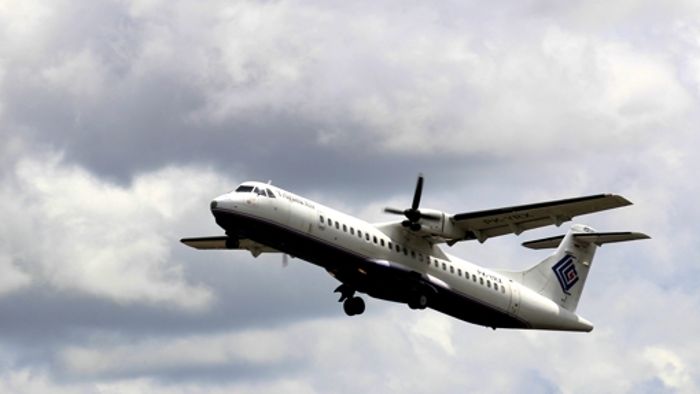 Flugzeug mit 54 Menschen vom Radar verschwunden