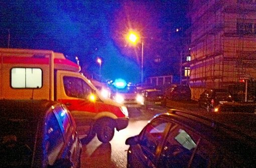 Der Fotobeweis: Ein Rettungswagen kann nicht in die Scheffelstraße im Westen – zu eng Foto: StN