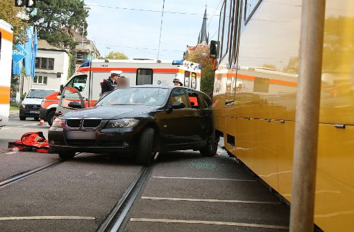 Am Freitag ist es in Stuttgart-Bad Cannstatt zu einem Unfall mit einer Stadtbahn gekommen. Foto: 7aktuell.de/Jens Pusch
