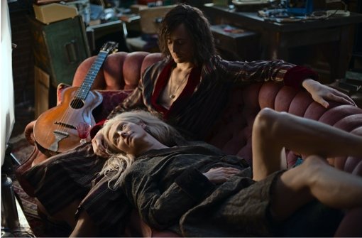 Vampire haben besondere Kräfte, in der Gegenwart aber auch sehr spezielle Probleme: Tilda Swinton und Tom Hiddleston in Jim Jarmuschs Blutfantasie Only Lovers Left Alive. Foto: Pandora
