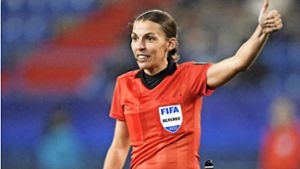 Stéphanie Frappart: so tickt die erste WM-Schiedsrichterin
