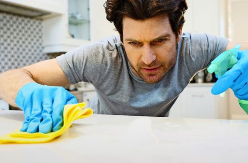 Wischen, schrubben, scheuern – wie viel Hygiene ist wirklich nötig? Foto: /Adobe Stock/WavebreakMediaMicro