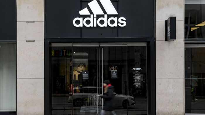 Adidas büßt fast gesamten Quartalsgewinn ein