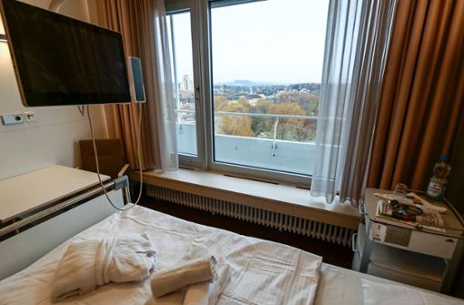 Im Ludwigsburger Krankenhaus ist in den VIP-Zimmern der Blick aufs Blühende Barock und hinüber zum Schloss inklusive. Foto: Simon Granville