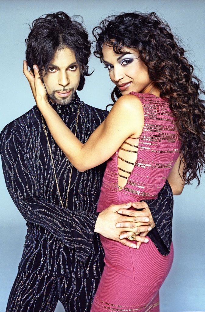 Den Popstar Prince und seine erste Ehefrau Mayte Garcia porträtierte André Rau Ende der 90er für die spanische Vogue.