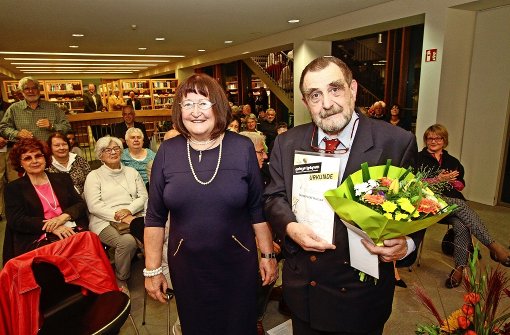 Der erste Gerlinger Lyrikpreis-Träger: Rainer René Mueller, hier mit der Initiatorin Petra Schmidt-Hieber. Foto: factum/Bach