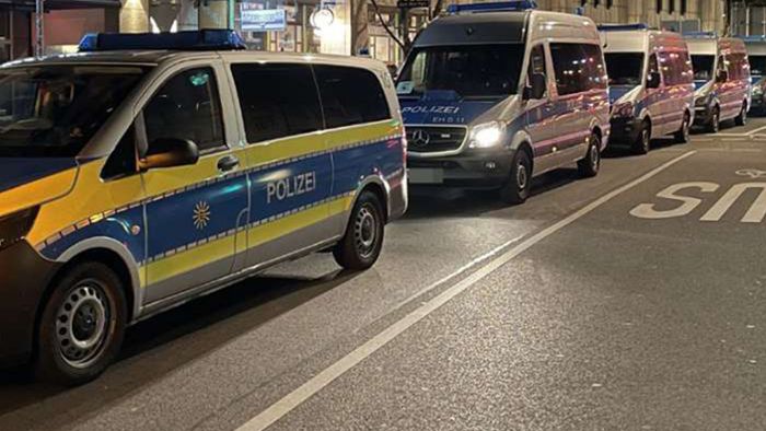 Polizei kontrolliert in der Nacht rund 100 Menschen in Stuttgart