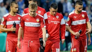 Enttäuschung: Die VfB-Profis nach dem Pokalspiel in Bochum Foto: Baumann