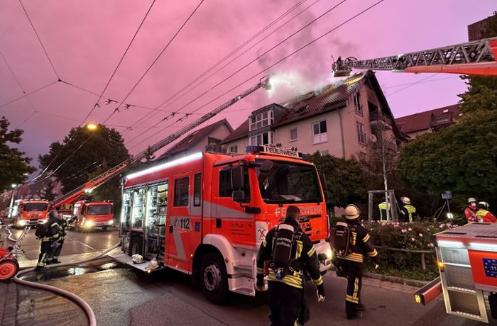 Brand in Stuttgart-Obertürkheim: Spezialauftrag: Feuerwehr rettet Hochzeitsanzug von Bräutigam