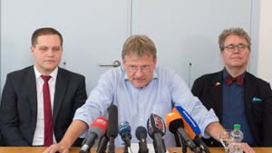 Jörg Meuthen (Mitte) ist kampfbereit. Sollte im Stuttgarter Parlament der Untersuchungsausschuss zum Linksextremismus abgelehnt werden, will er vor Gericht ziehen. Foto: dpa