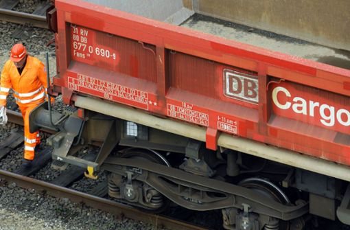 Die Güterbahn in der Krise: Die wirtschaftliche Lage bei DB Cargo soll dramatisch sein. Foto: dpa/A3833 Bodo Marks