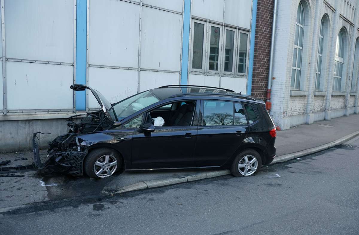 Eine Frau in Göppingen ist bei einem Unfall schwer verletzt worden.