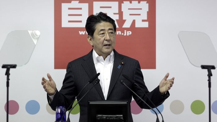 Ministerpräsident Abe will Verfassung ändern