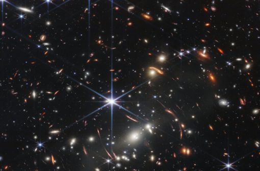 Das von der NASA zur Verfügung gestellte Bild zeigt den Galaxienhaufen SMACS 0723, aufgenommen mit dem James-Webb-Weltraumteleskop. Foto: dpa/Space Telescope Science Institut