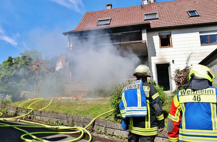 Brand in Welzheim: Feuer in Mehrfamilienhaus –  500 000 Euro Schaden