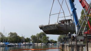 Havariertes Schiff aus Hafen von Lindau geborgen