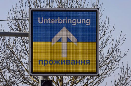 Die Unterbringung Schutzsuchender aus der Ukraine stellt Städte und Gemeinden vor große Herausforderungen. Foto: IMAGO / Arnulf Hettrich