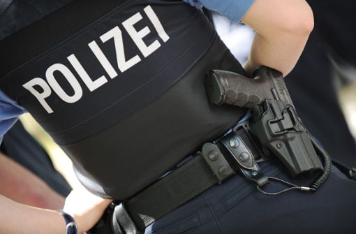 Der Polizeiinspekteur soll vor rund einem Jahr in Stuttgart eine Polizeibeamtin sexuell belästigt haben. (Symbolbild) Foto: dpa/Arne Dedert