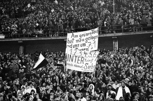 Die  Fans von Borussia Mönchengladbach hatten 1971 eine klare Meinung Foto: /imago sportfotodienst