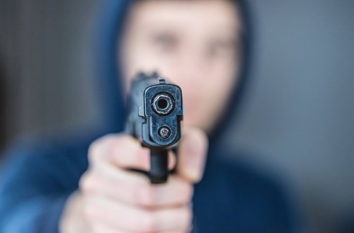 Geislingen im Kreis Göppingen: Casino-Räuber bedroht Angestellte vergeblich mit Pistole