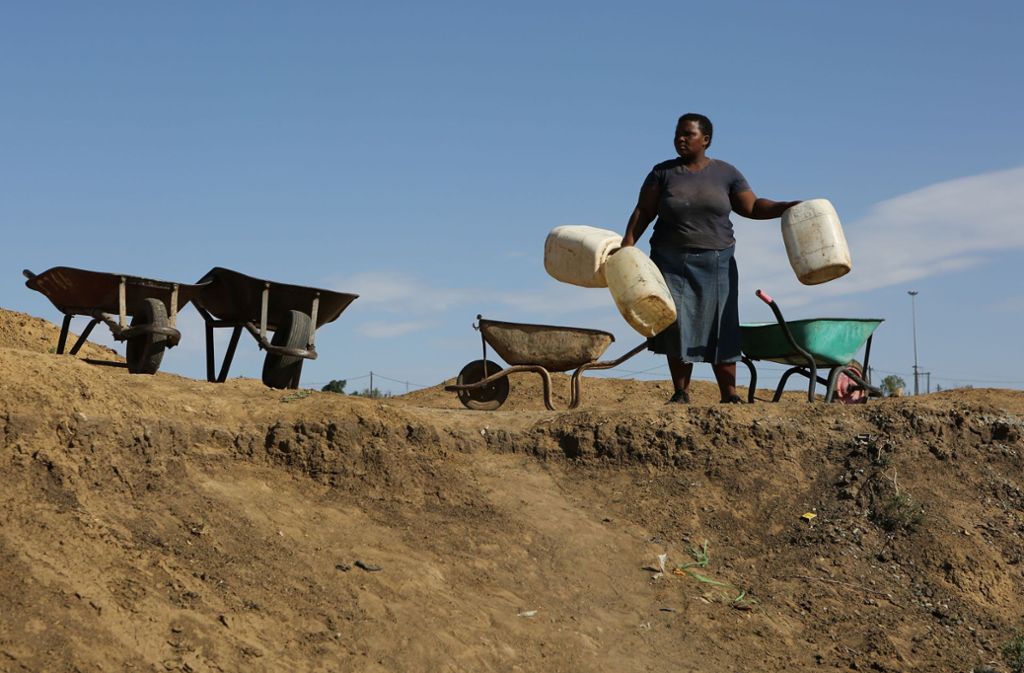 Quellen versiegen, Wasser wird rationiert: Seit zwei Jahren herrscht Dürre in Südafrika. Foto: AP