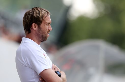 VfB-II-Cheftrainer Andreas Hinkel konnte mit seiner Mannschaft einen 3:1-Erfolg gegen Mannheim feiern. Foto: Pressefoto Baumann