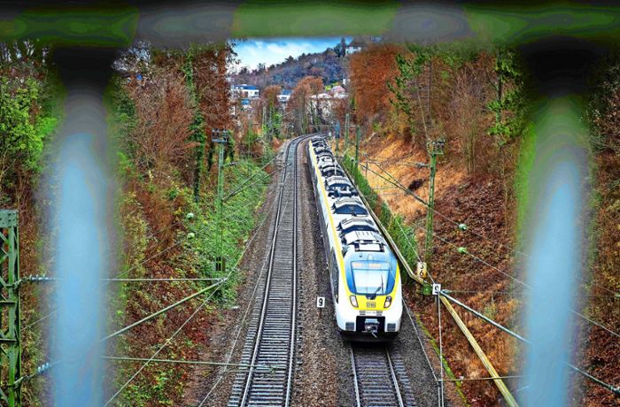 Neue Probleme für das Projekt Stuttgart 21: Gutachter: Gäubahn muss weiterfahren