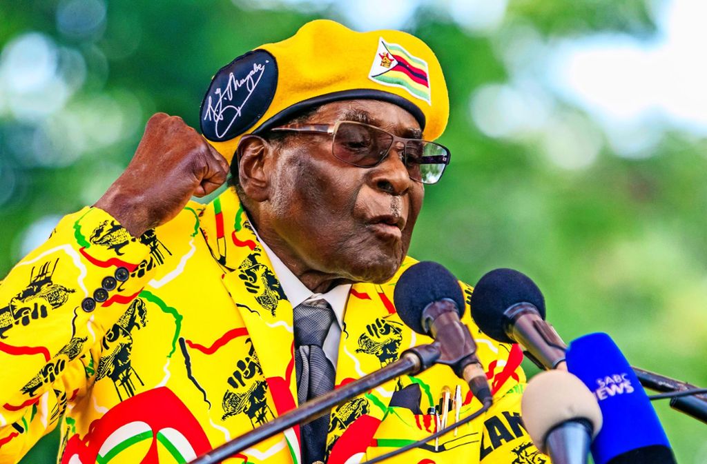 Kämpfer in jeder Hinsicht bis ins hohe alter: Robert Mugabe bei einer Parteiveranstaltung im November 2017 Foto: AFP