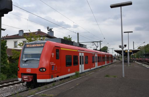 Die Schusterbahn fährt heute von Untertürkheim bis Kornwestheim. Ihr Betrieb soll ausgeweitet werden. Foto: Mathias Kuhn