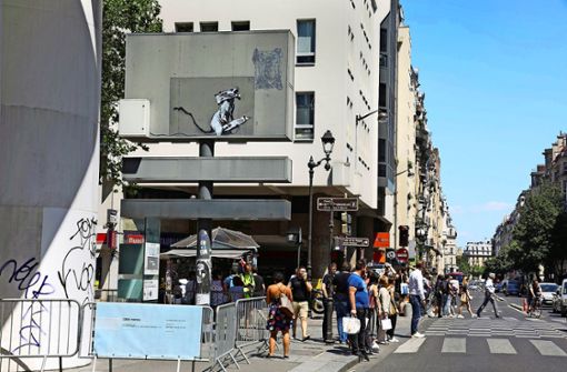 Das Banksy-Werk „Ratte mit Cuttermesser“ wurde letztes Jahr gestohlen. Bis dahin hatte es ein Schild vor dem Centre Pompidou in Paris geziert. Foto: imago/Becker&Bredel/fb