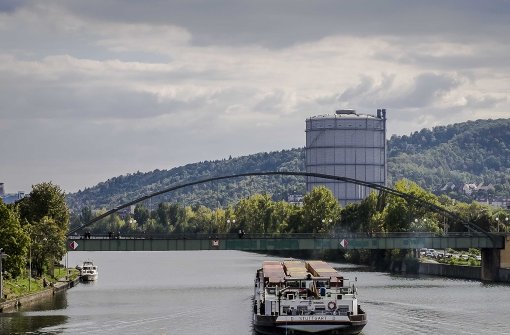 Industriefluss: der Neckar in Stuttgart Foto: Lichtgut/Max Kovalenko