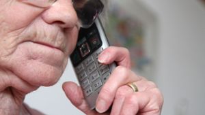 Telefonbetrüger haben es insbesondere auf ältere Menschen abgesehen. Foto: Eibner-Pressefoto/Fleig / Eibner-Pressefoto