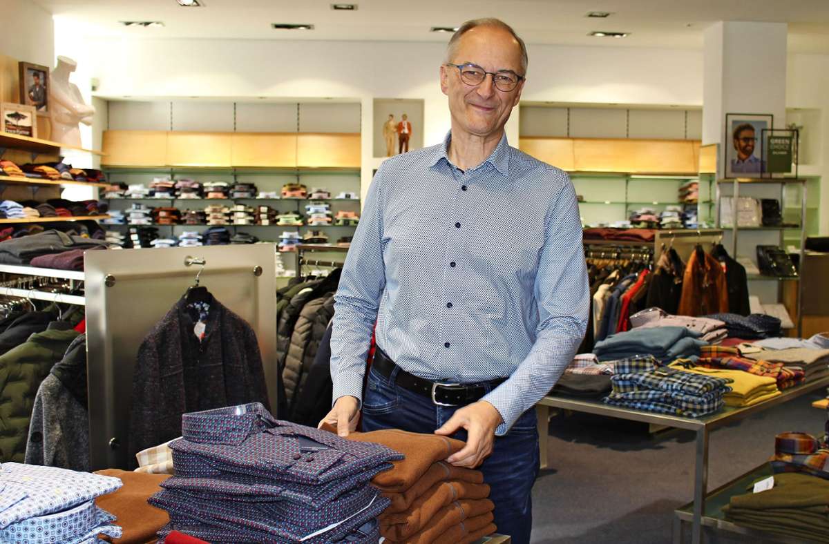 Michael Steeb hat das Herrenmodegeschäft in Bernhausen 45 Jahre lang geführt. Foto: Caroline Holowiecki