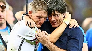 Im schmerzvollen Triumph vereint: Bastian Schweinsteiger und Bundestrainer Joachim Löw beim WM-Sieg 2014 Foto: dpa