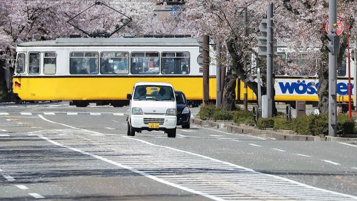 Wie eine Stuttgarter Straßenbahn nach Japan kommt