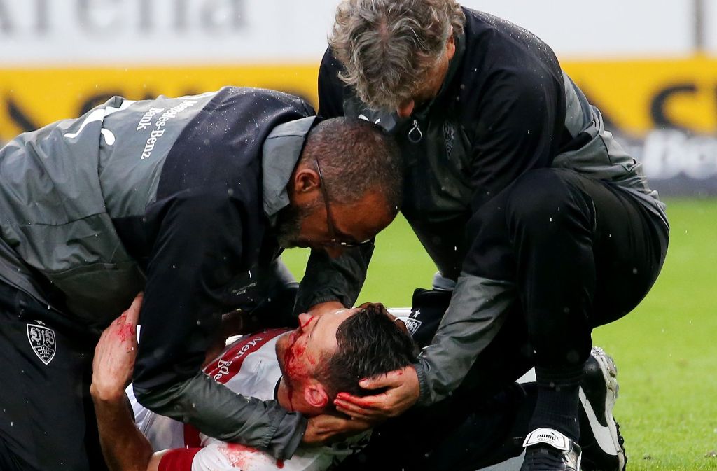 Beim Zusammenprall mit Koen Casteels vom VfL Wolfsburg zog sich Gentner mehrere Knochenbrüche im Gesicht zu.