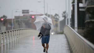 Heftiger Taifun nimmt Kurs auf Japan