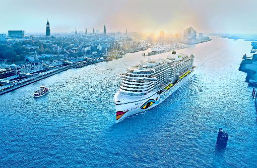 Die Aida Prima (im Bild in Hamburg) gehört zur Flotte des größten deutschen Kreuzfahrt-Anbieters. Foto: Aida Cruises