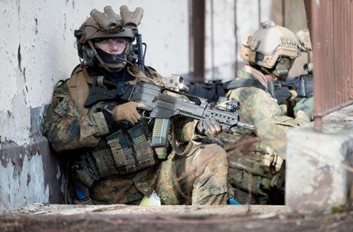 Das Kommando Spezialkräfte des Heeres – hier Soldaten in einer Häuserkampf-Übung – muss sich zunehmend auch auf  Cyber-Kampfführung einstellen. Foto: dpa
