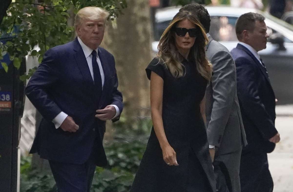 Donald Trump, ehemaliger Präsident der USA, kam mit seiner Frau Melania  zur Beerdigung seiner Ex-Frau.