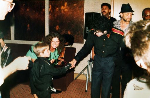 Ein Bild aus „Leaving Neverland“: Michael Jackson mit dem noch jungen Wade Robson, der ihn später gegen Vorwürfe des Missbrauchs erst in Schutz nahm und dann beschuldigte. Foto: HBO
