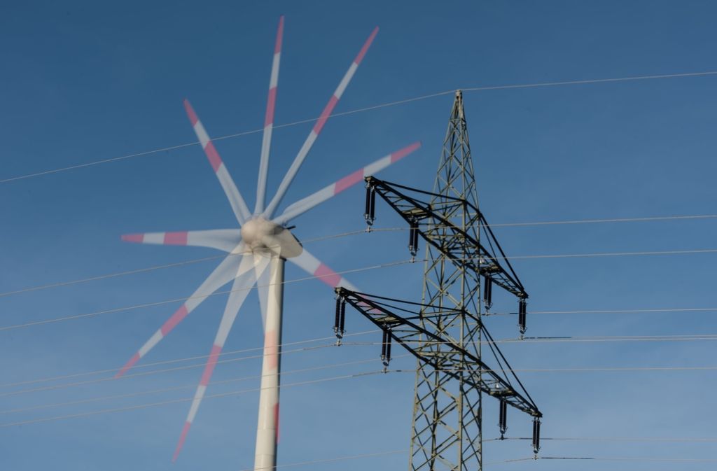Erneuerbare Energien wie die Windkraft sollen künftig langsamer ausgebaut werden als bisher Foto: dpa