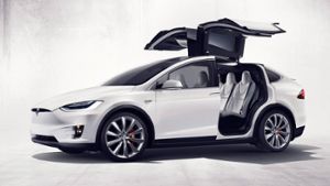 Das Model 3 von Tesla kommt bei den Verbrauchern gut an Foto: dpa/TESLA MOTORS