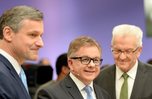 Die Spitzenkandidaten der Parteien (v.l.n.r.) Hans-Ulrich Rülke (FDP), Guido Wolf (CDU) und Winfried Kretschmann (Bündnis 90/Die Grünen) bei der Elefantenrunde des SWR. Foto: dpa