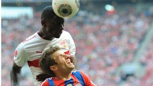 VfB-Verteidiger Antonio Rüdiger (oben, gegen Thomas Müller/Bayern) Foto: dpa