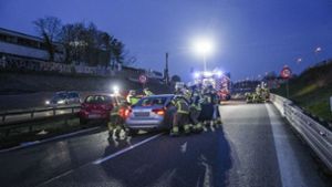 Stau und hoher Sachschaden bei Böblingen: Unfall sorgt für Vollsperrung der A81