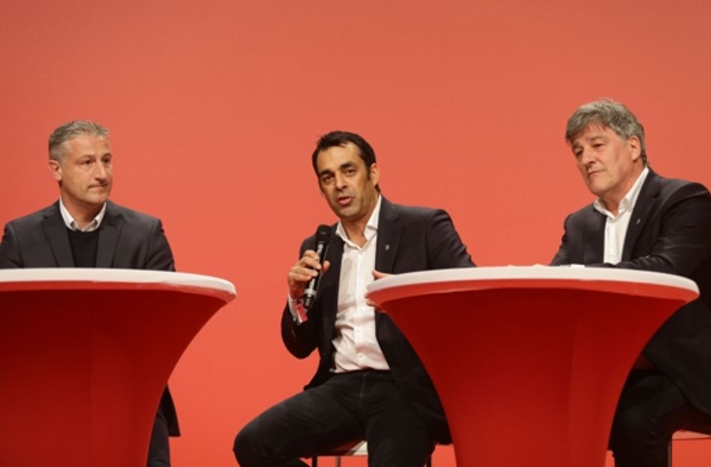 Jürgen Kramny, Robin Dutt und Bernd Wahler auf dem Podium der Zukunftswerkstatt.