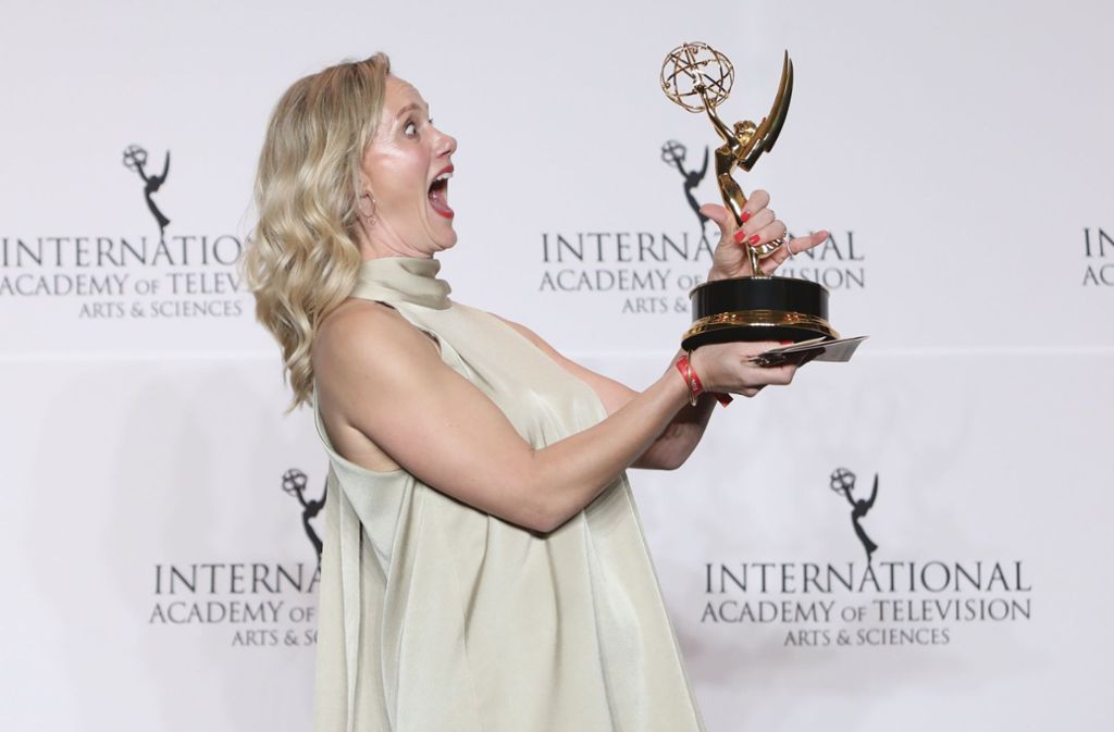 Die deutsche Schauspielerin Anna Schudt gewinnt zum ersten Mal einen Emmy.