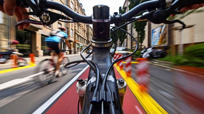 Gegenseitige Rücksichtnahme macht den Verkehr für Auto- und Fahrradfahrer entspannter